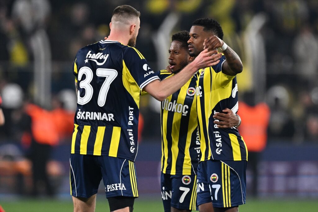 AA-20260405-41025418-41025403-FENERBAHCE_BESIKTAS