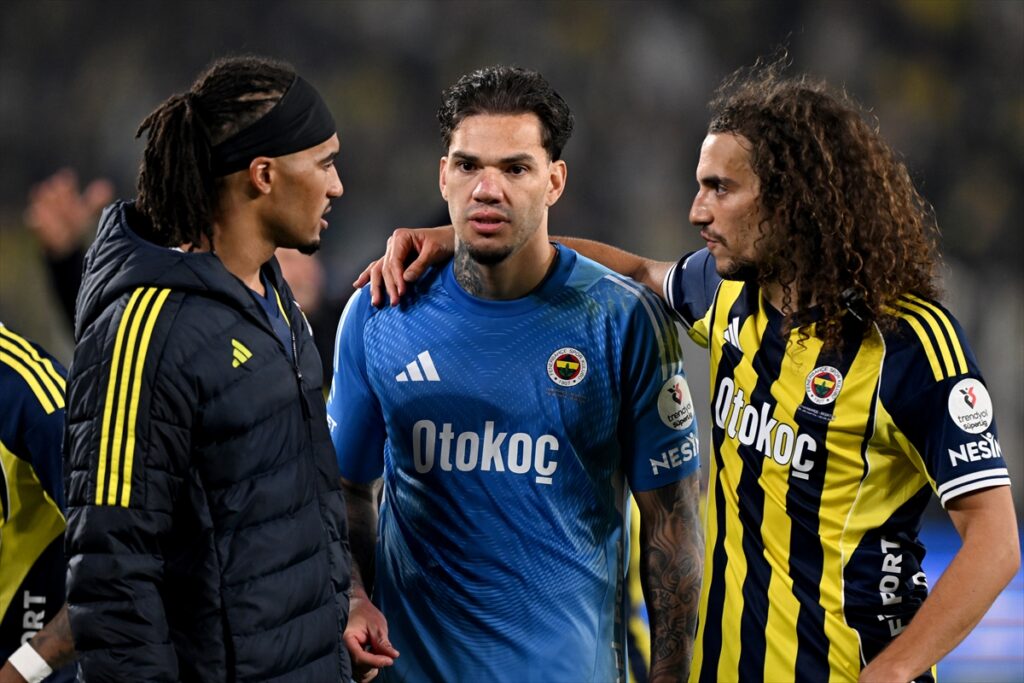 AA-20260405-41025418-41025415-FENERBAHCE_BESIKTAS