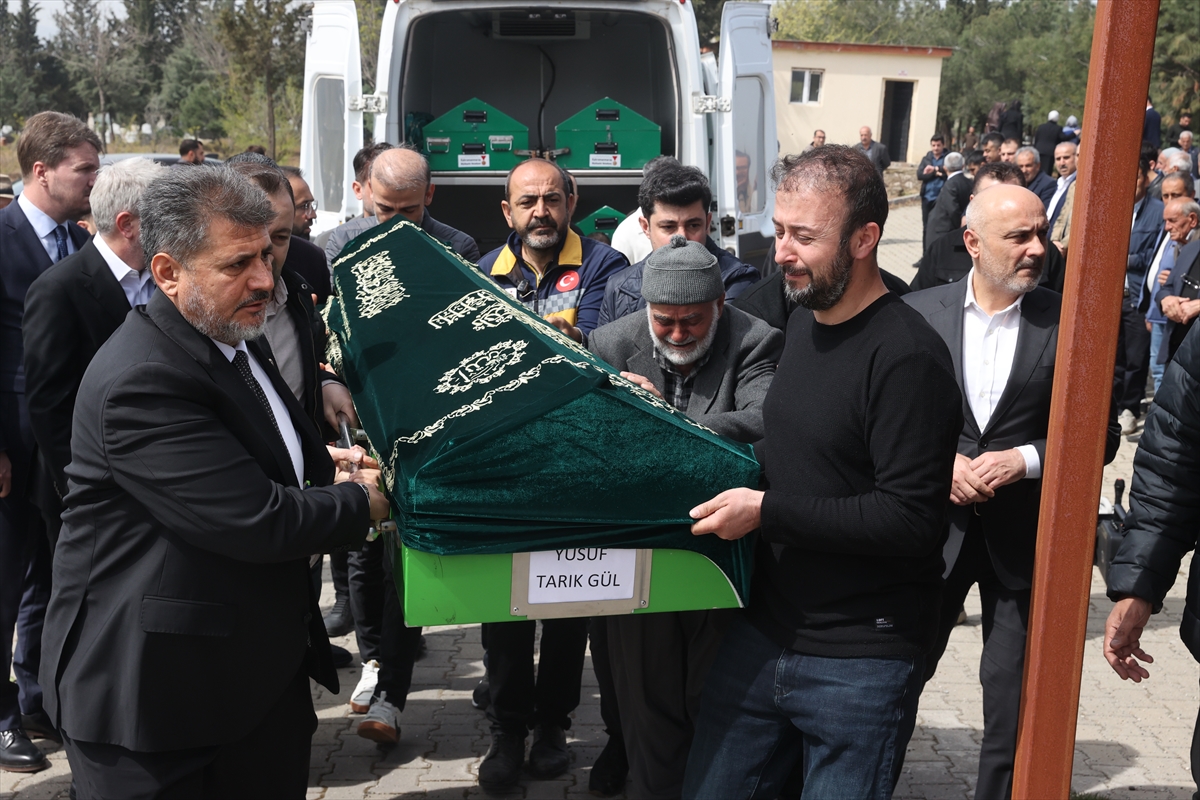 Kahramanmaraş’taki okul saldırısında hayatını kaybedenler son yolculuğuna uğurlanıyor