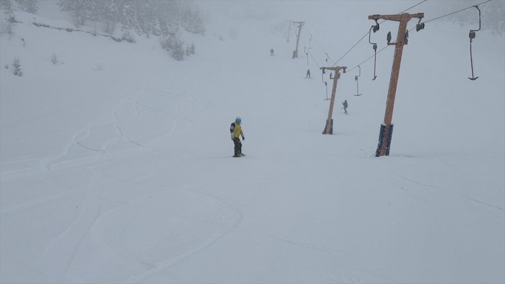 ARTVİN – Atabarı Kayak Merkezi nisanda da ziyaretçilerini ağırlıyor