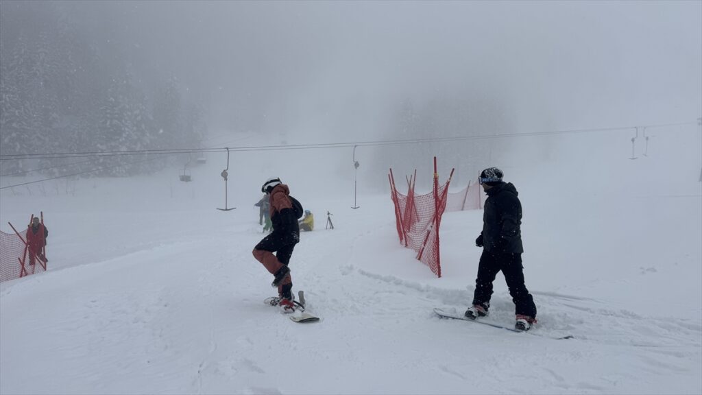 ARTVİN – Atabarı Kayak Merkezi nisanda da ziyaretçilerini ağırlıyor