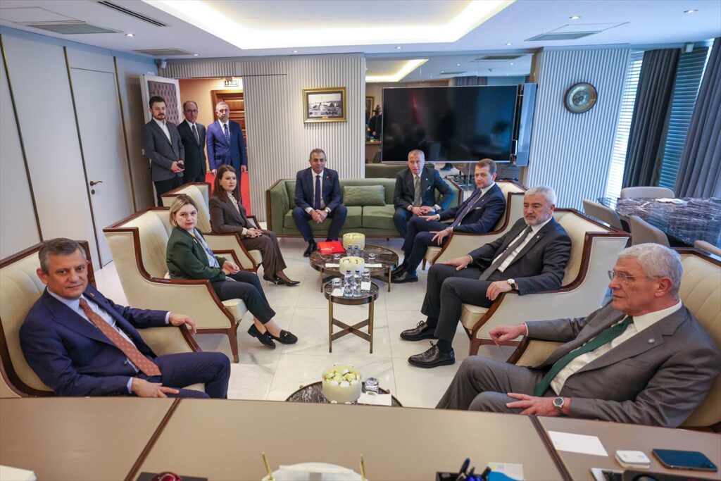 CHP Genel Başkanı Özel, İYİ Parti Genel Başkanı Dervişoğlu’nu ziyaret etti: