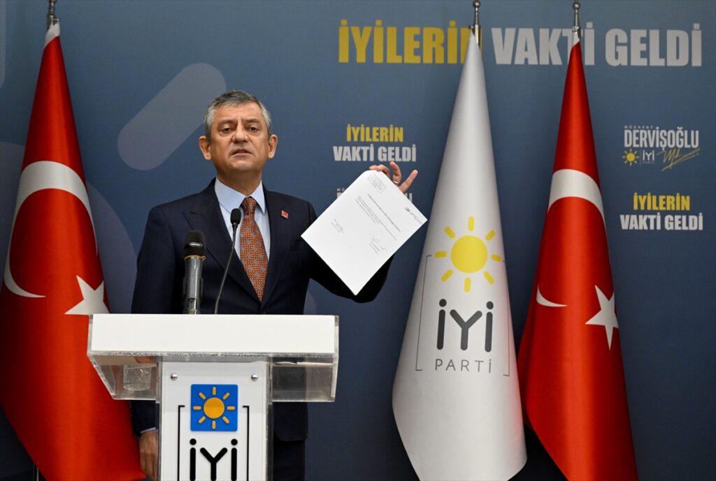 CHP Genel Başkanı Özel, İYİ Parti Genel Başkanı Dervişoğlu’nu ziyaret etti: