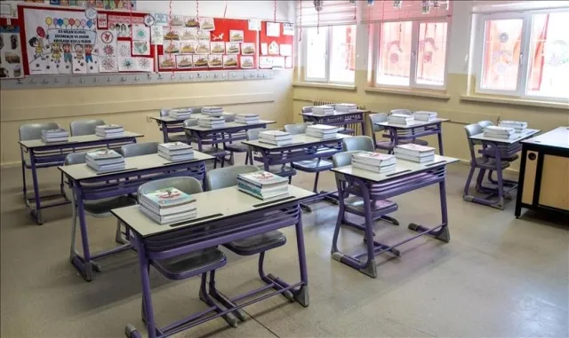 hayırseverin yaptırdığı 24 derslikli okul açıldı.