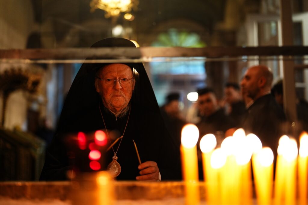 Fener Rum Patrikhanesi’nde Paskalya ayini yapıldı
