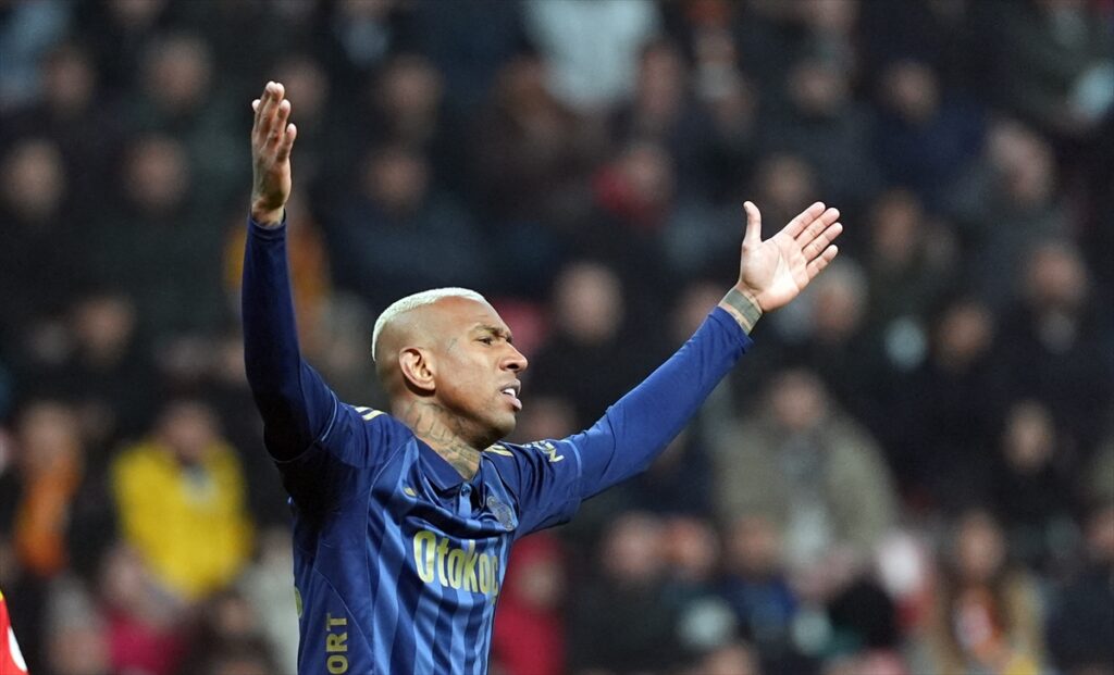 Fenerbahçe 3. Golü Buldu