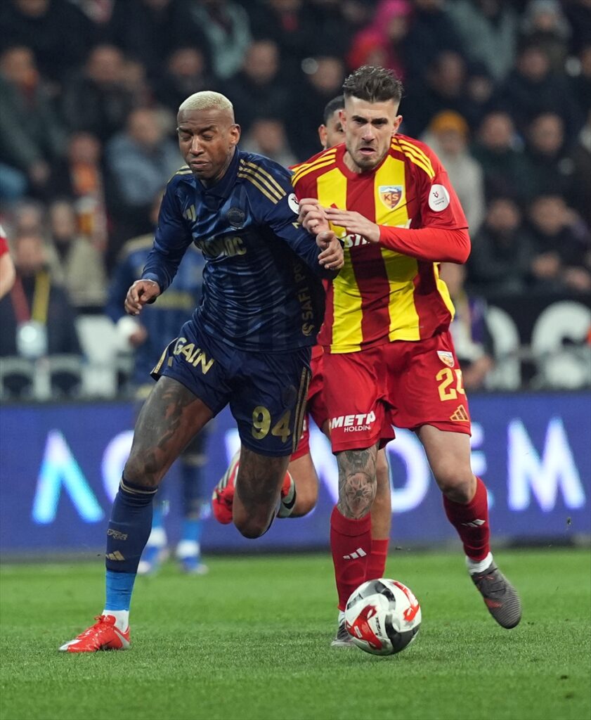 Fenerbahçe 3. Golü Buldu