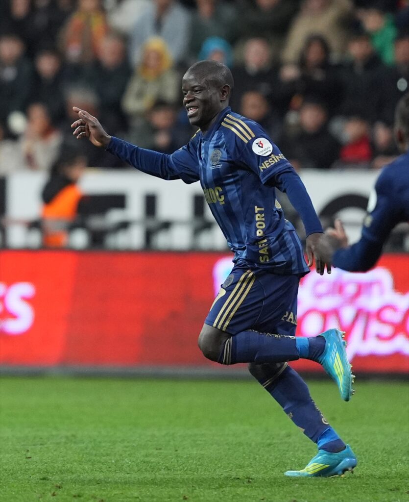 İlk Yarı Sonucu: Zecorner Kayserispor 0-1 Fenerbahçe