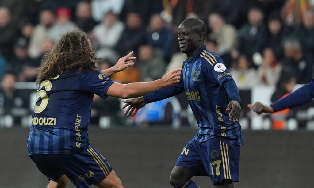 İlk Yarı Sonucu: Zecorner Kayserispor 0-1 Fenerbahçe