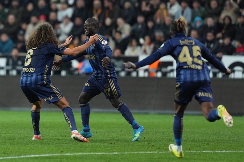 İlk Yarı Sonucu: Zecorner Kayserispor 0-1 Fenerbahçe