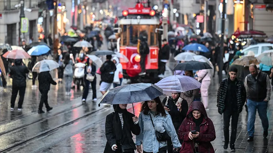 İstanbul İçin Saat Verildi: Kuvvetli Yağış Uyarıları Peş Peşe Geldi
