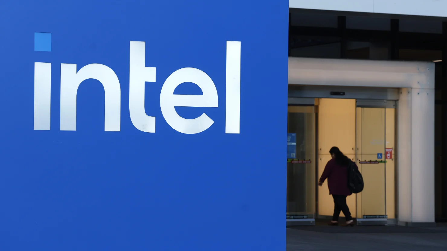 Intel Hisseleri Yüzde 20’nin Üzerinde Yükseldi: Toparlanma Sinyalleri Güçleniyor