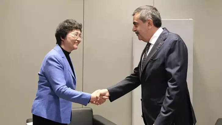Bakan Tekin, Çin İnsan Kaynakları Sosyal Güvenlik Bakanı Xiaoping ile görüştü