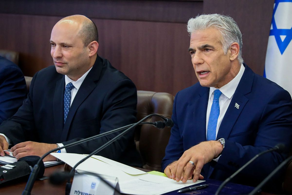 Eski İsrail Başbakanı Bennett, ana muhalefet lideri ile kurdukları “Birlikte Partisi” altında seçime girecek