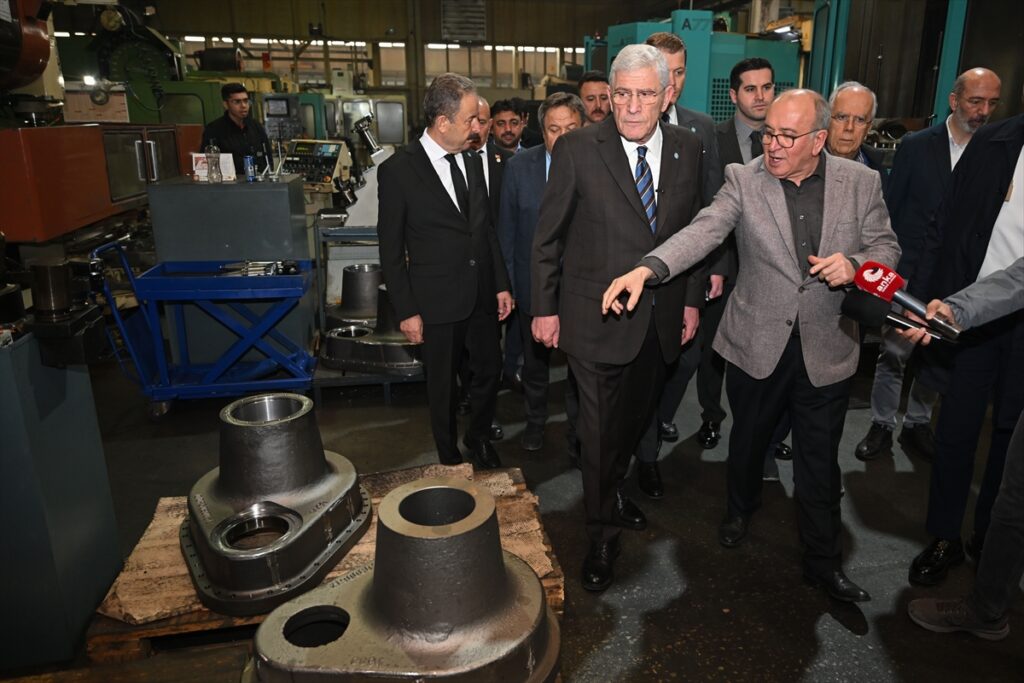 İYİ Parti Genel Başkanı Dervişoğlu, Sincan OSB’de bir fabrikayı ziyaret etti