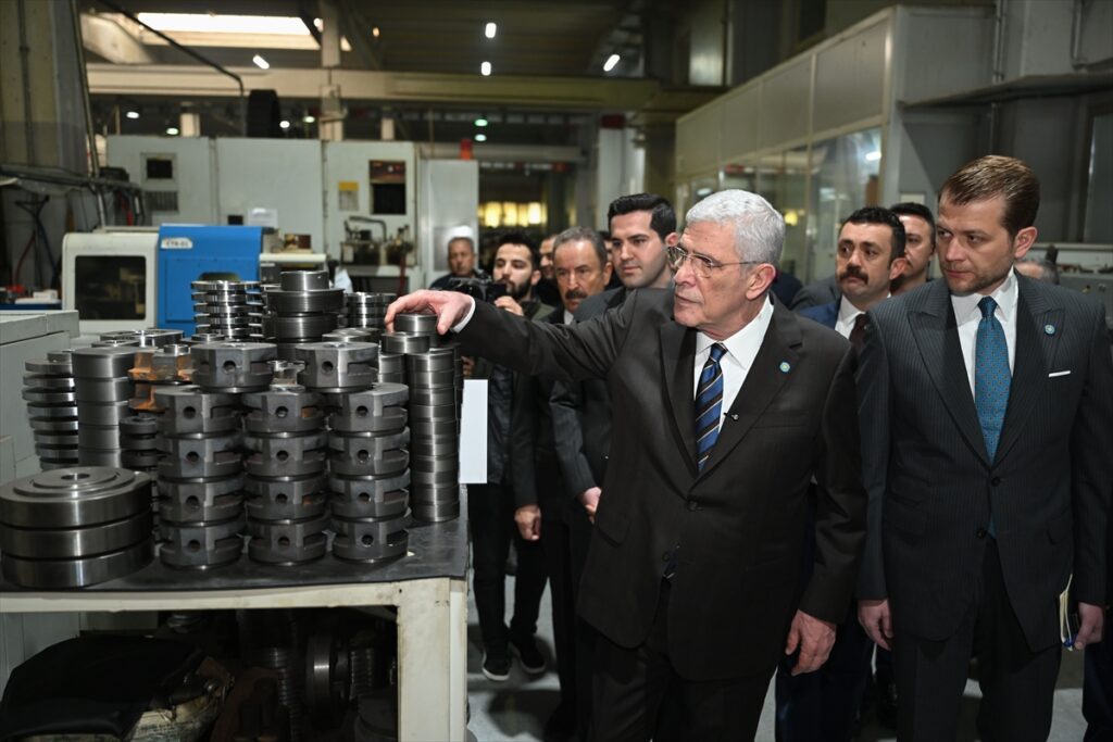 İYİ Parti Genel Başkanı Dervişoğlu, Sincan OSB’de bir fabrikayı ziyaret etti