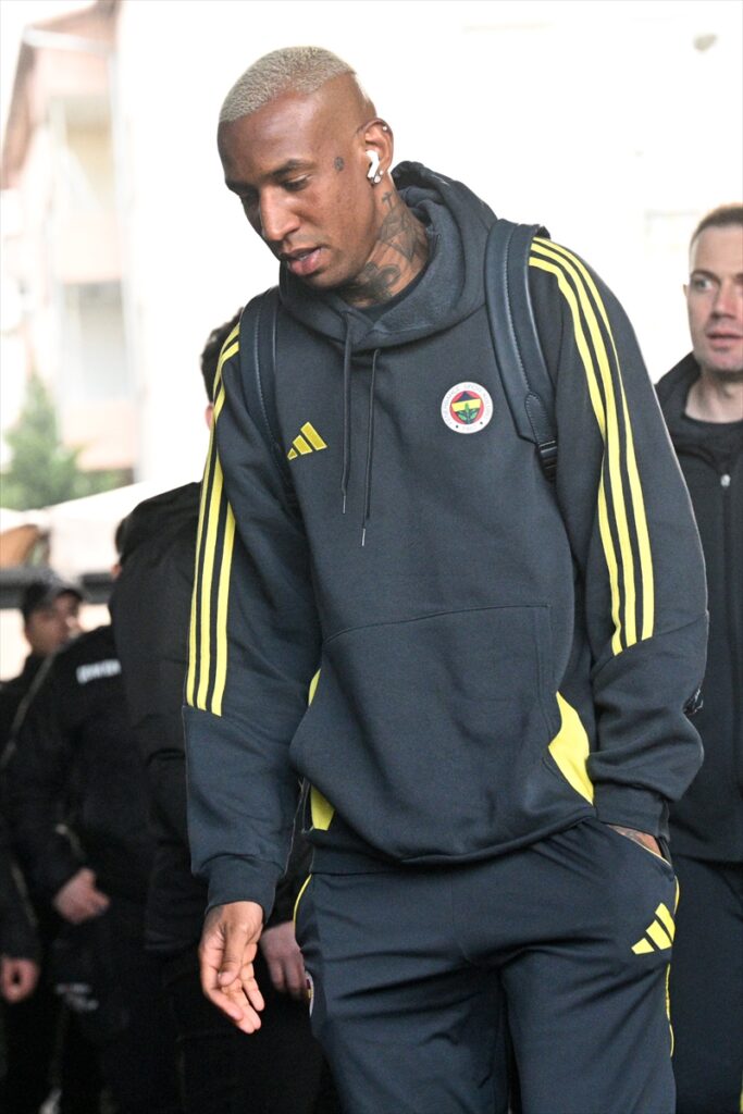 KAYSERİ – Fenerbahçe kafilesi, Kayseri’ye geldi