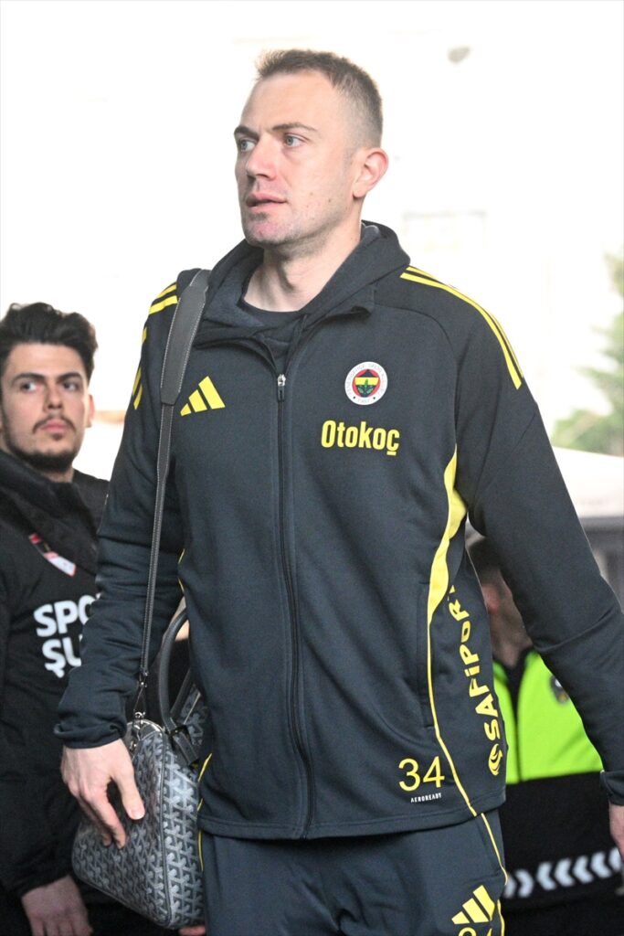 KAYSERİ – Fenerbahçe kafilesi, Kayseri’ye geldi