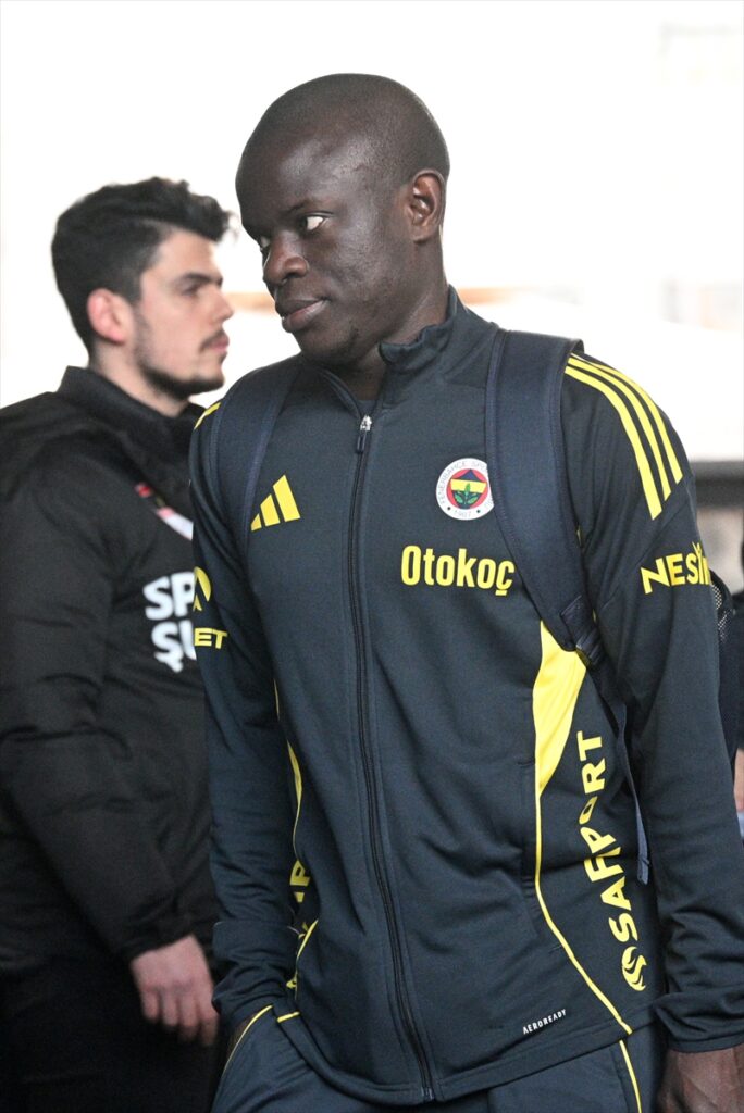 KAYSERİ – Fenerbahçe kafilesi, Kayseri’ye geldi