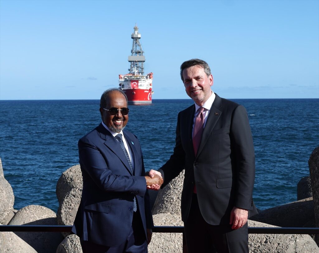 MOGADİŞU – Çağrı Bey gemisiyle Somali’de petrol ve doğal gaz aramada yeni dönem başladı