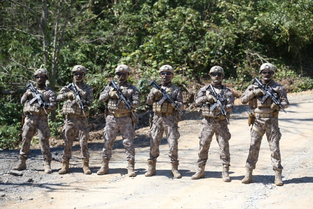 ORDU – Ordu’da Polis Özel Harekat timi zorlu tatbikat ve eğitimlerle daima göreve hazır