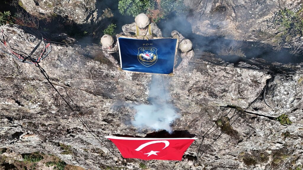 ORDU – Ordu’da Polis Özel Harekat timi zorlu tatbikat ve eğitimlerle daima göreve hazır
