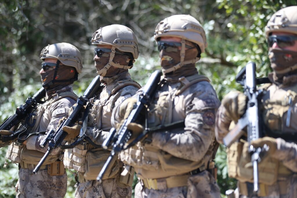 ORDU – Ordu’da Polis Özel Harekat timi zorlu tatbikat ve eğitimlerle daima göreve hazır