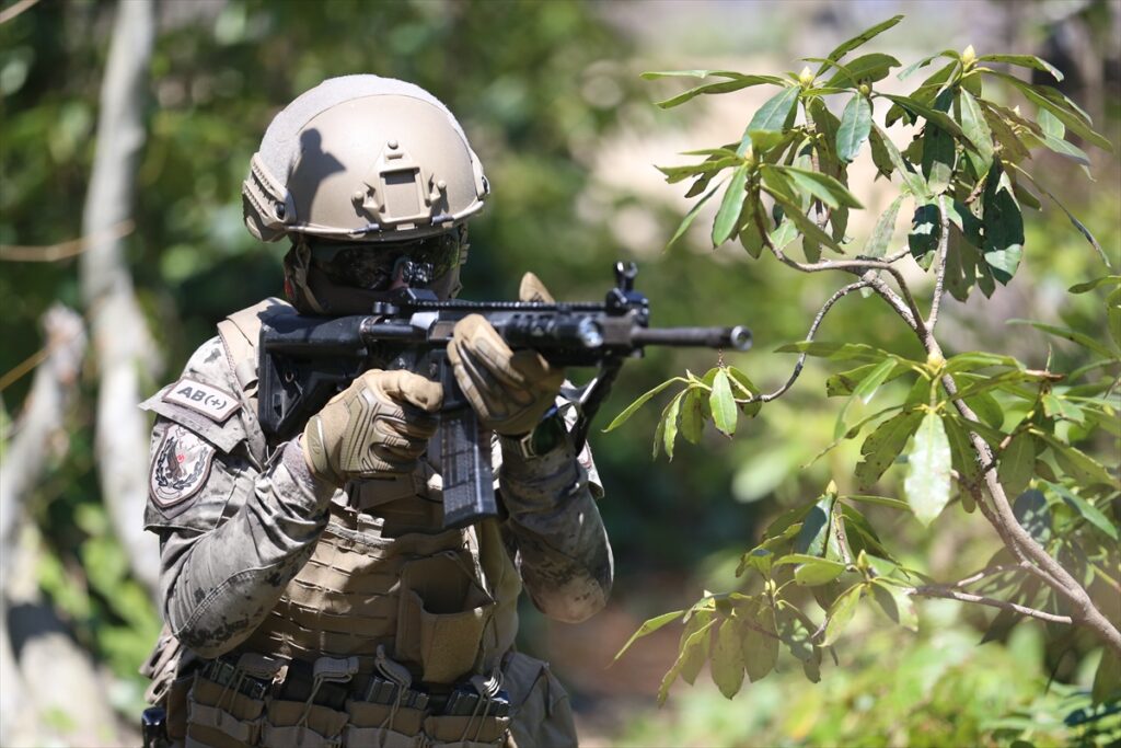 ORDU – Ordu’da Polis Özel Harekat timi zorlu tatbikat ve eğitimlerle daima göreve hazır
