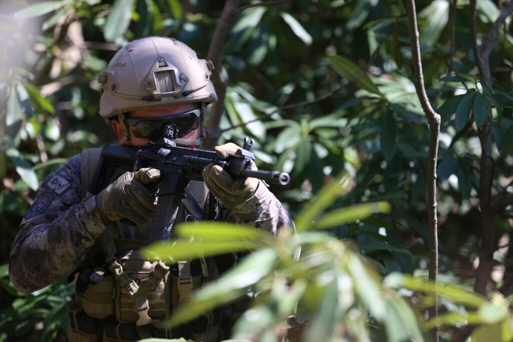 ORDU – Ordu’da Polis Özel Harekat timi zorlu tatbikat ve eğitimlerle daima göreve hazır