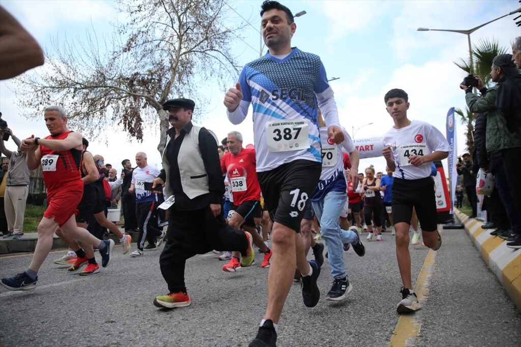 ŞANLIURFA – Şanlıurfa’da 11 Nisan Kurtuluş Koşusu düzenlendi
