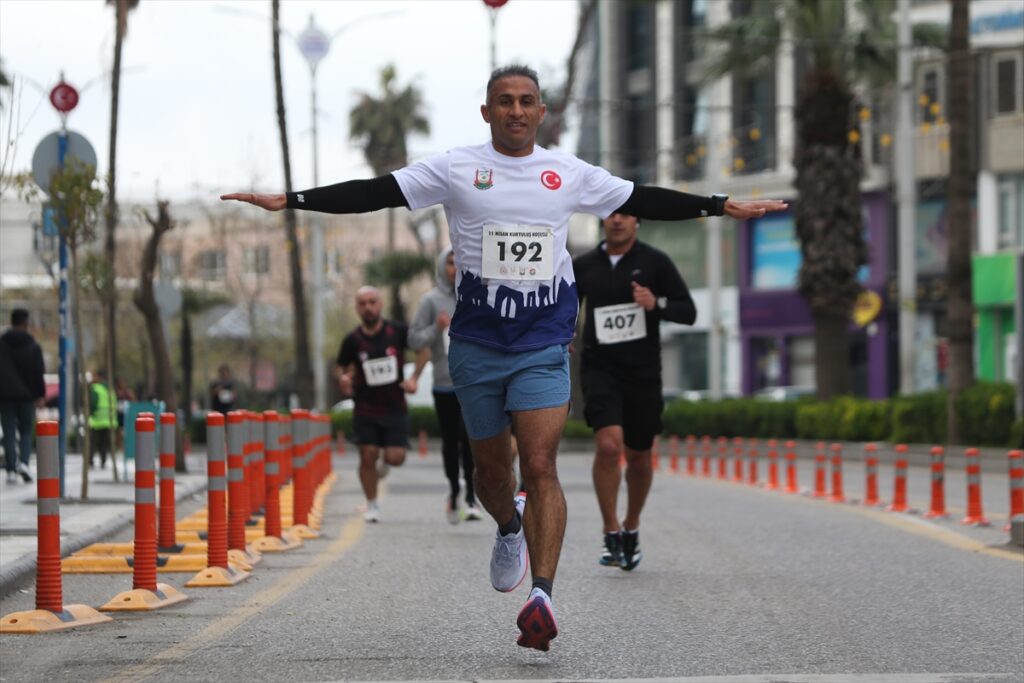 ŞANLIURFA – Şanlıurfa’da 11 Nisan Kurtuluş Koşusu düzenlendi