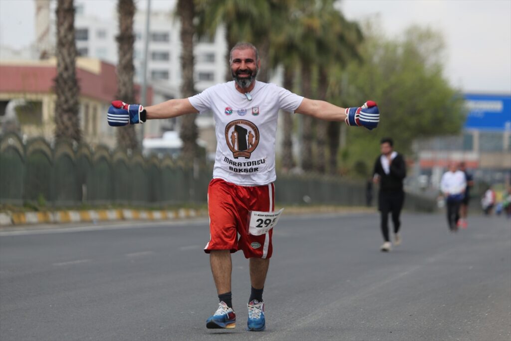 ŞANLIURFA – Şanlıurfa’da 11 Nisan Kurtuluş Koşusu düzenlendi