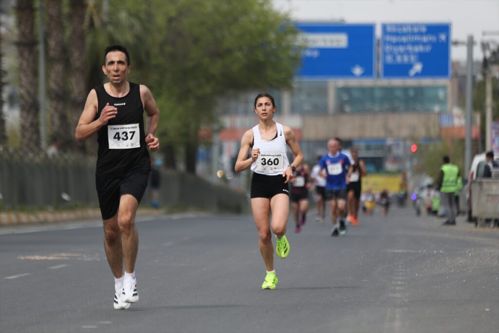 ŞANLIURFA – Şanlıurfa’da 11 Nisan Kurtuluş Koşusu düzenlendi