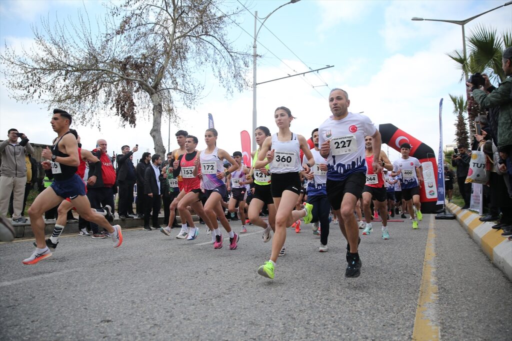 ŞANLIURFA – Şanlıurfa’da 11 Nisan Kurtuluş Koşusu düzenlendi