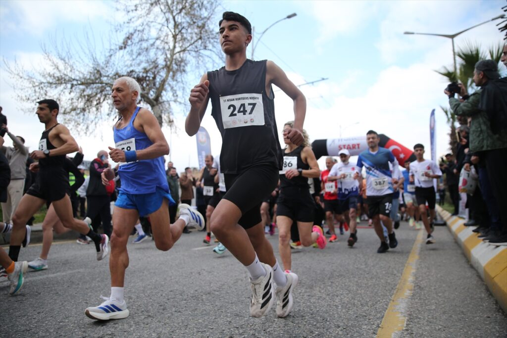 ŞANLIURFA – Şanlıurfa’da 11 Nisan Kurtuluş Koşusu düzenlendi