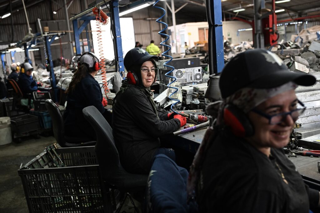 Uzmanlardan eski elektronik cihazların atılmaması ve evde tutulmaması uyarısı