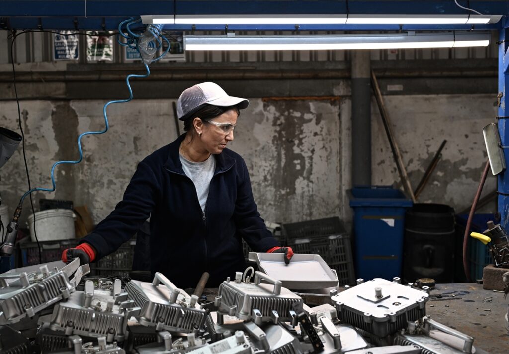 Uzmanlardan eski elektronik cihazların atılmaması ve evde tutulmaması uyarısı