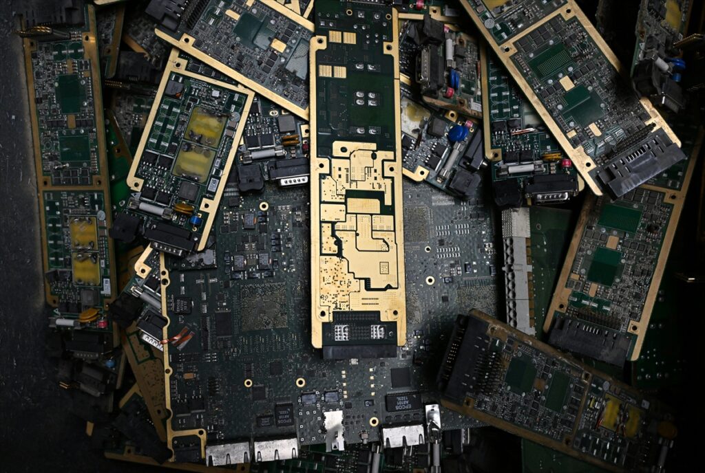 Uzmanlardan eski elektronik cihazların atılmaması ve evde tutulmaması uyarısı