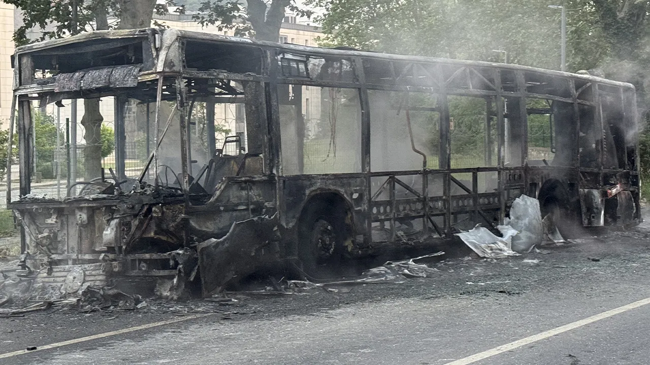 Beykoz’da yanan İETT otobüsü küle döndü
