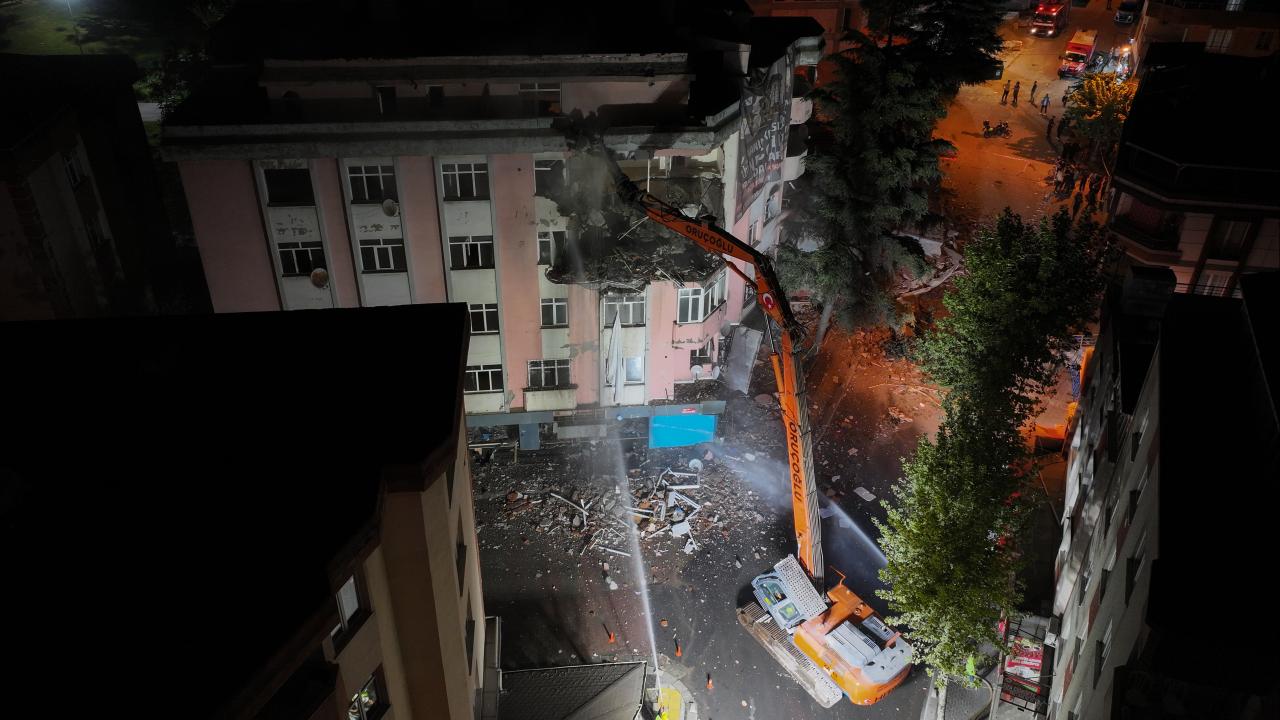 Bahçelievler Belediye Başkanı Bahadır’dan çöken binaya ilişkin açıklama: