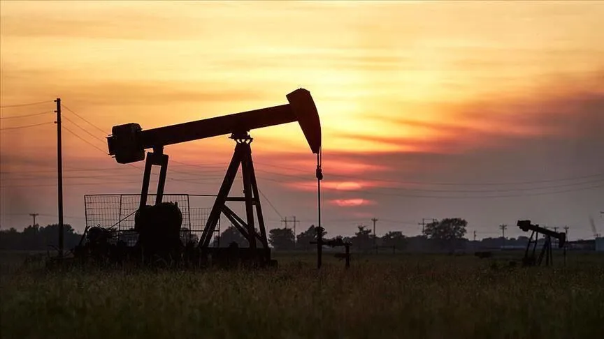 ABD, Hürmüz Boğazı’ndaki aksaklıkların sürmesi nedeniyle petrol fiyatı tahminini yükseltti