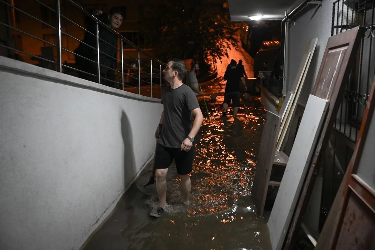 Ankara’da sağanak nedeniyle bazı binaları su bastı