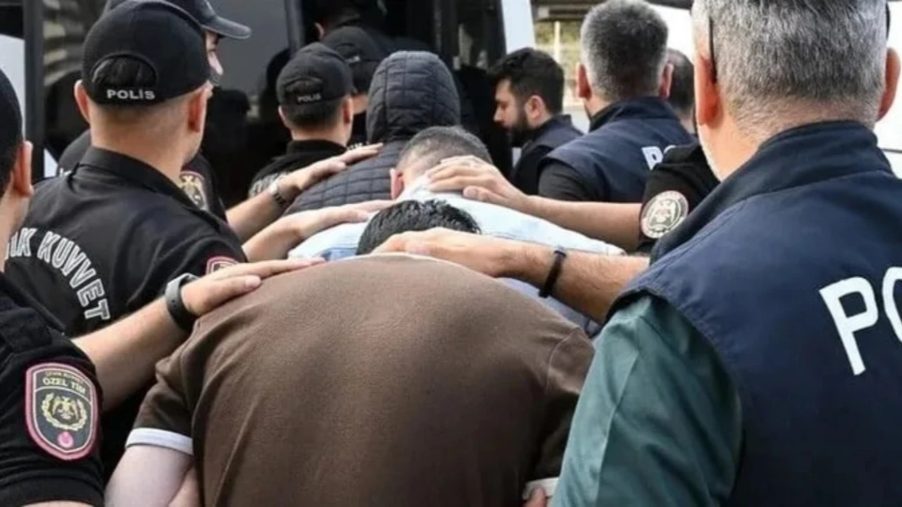 Kocaeli merkezli 9 ilde düzenlenen suç örgütü operasyonunda 31 şüpheli tutuklandı
